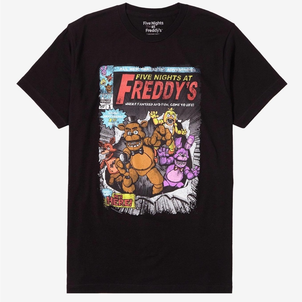 NWT Five Nights At Freddy's Comic Cover T-Shirt size Medium Hot Topic 🐻 FNAF